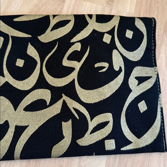 Black and Gold Arabic Calligraphy Clutch - Picture 7 of 11